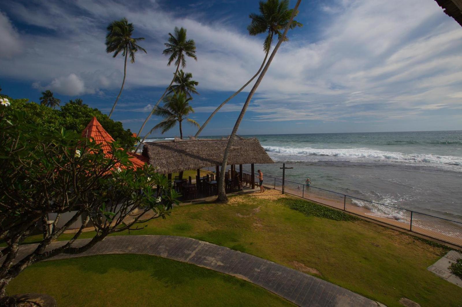 Hotel Lanka Super Corals Hikkaduwa Exteriör bild